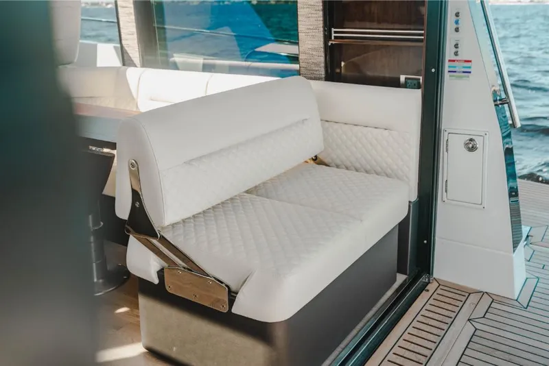 Slide: The Image of Galeon 410 HTC 2023 - 86