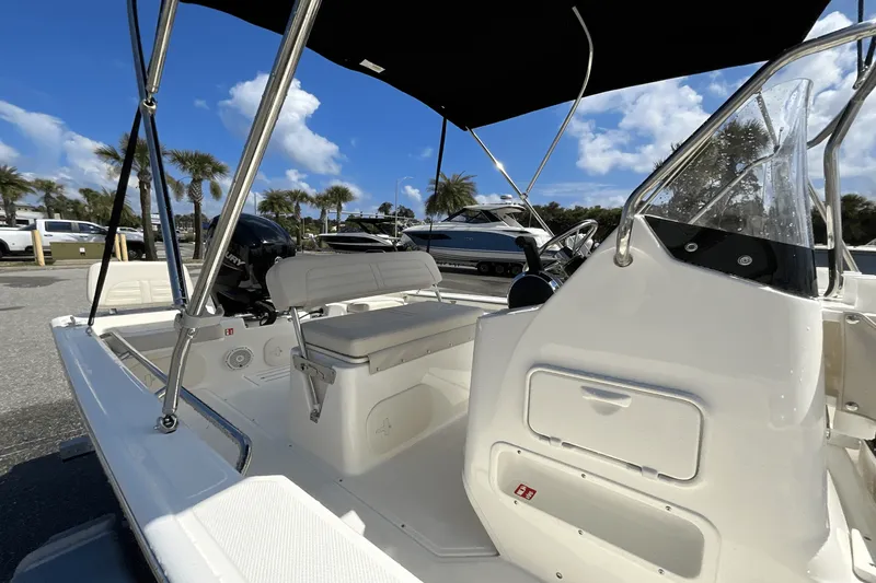 Slide: The Image of Boston Whaler 170 Montauk 2026 - 8