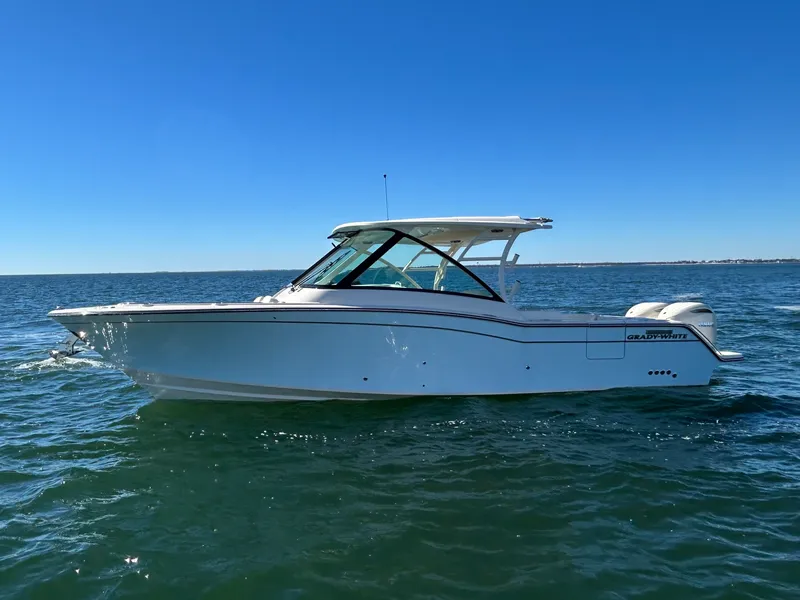 The Image of Grady-White Freedom 325 2026 - 0