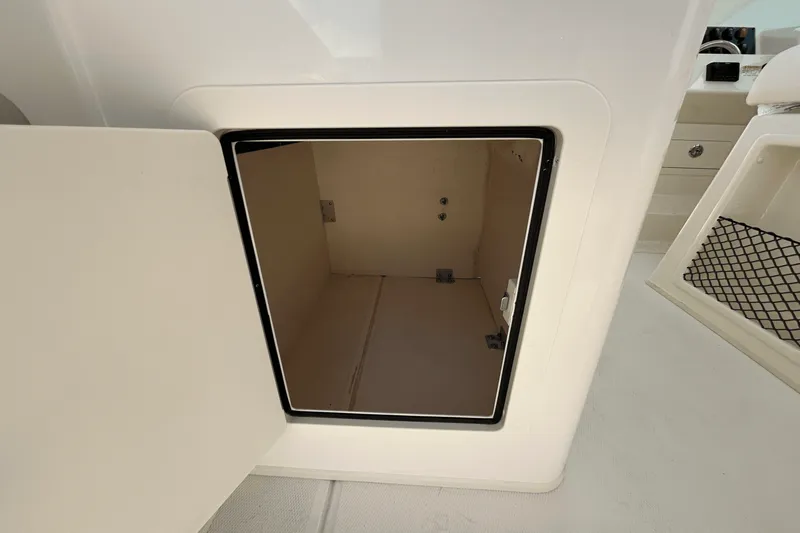 Slide: The Image of Grady-White Freedom 325 2026 - 16