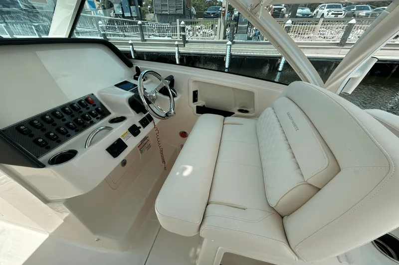 Slide: The Image of Grady-White Freedom 325 2026 - 19