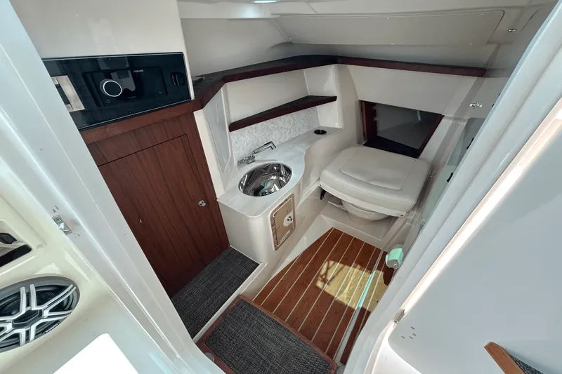 Slide: The Image of Grady-White Freedom 325 2026 - 23