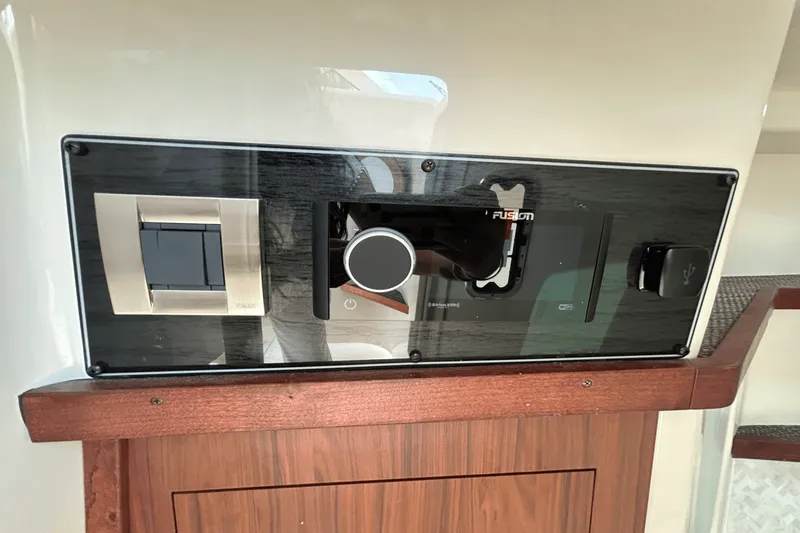 Slide: The Image of Grady-White Freedom 325 2026 - 25