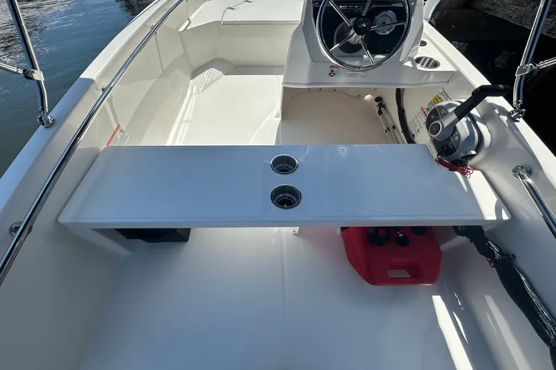 Slide: The Image of Boston Whaler 130 Super Sport 2026 - 10