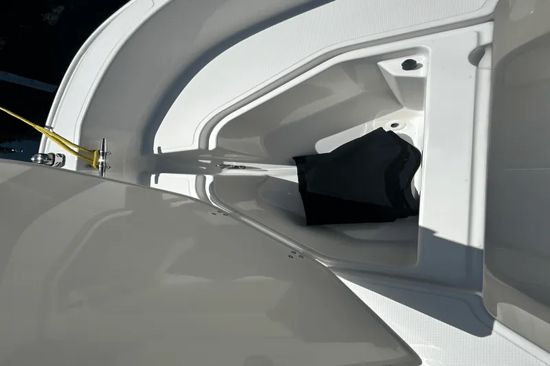 Slide: The Image of Boston Whaler 130 Super Sport 2026 - 12