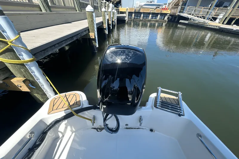 Slide: The Image of Boston Whaler 130 Super Sport 2026 - 15