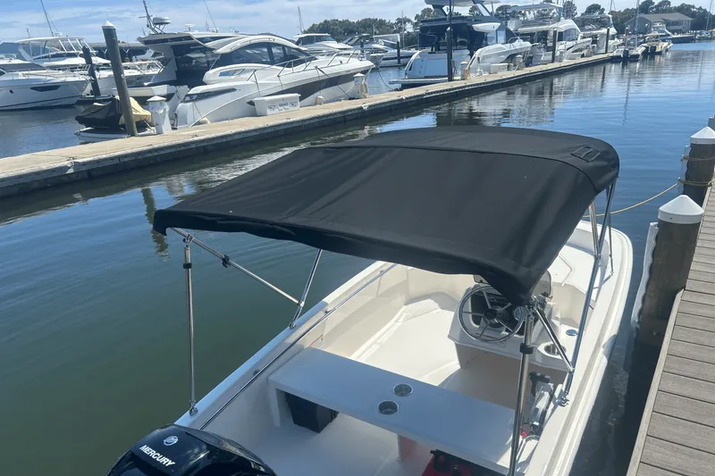 Slide: The Image of Boston Whaler 130 Super Sport 2026 - 16