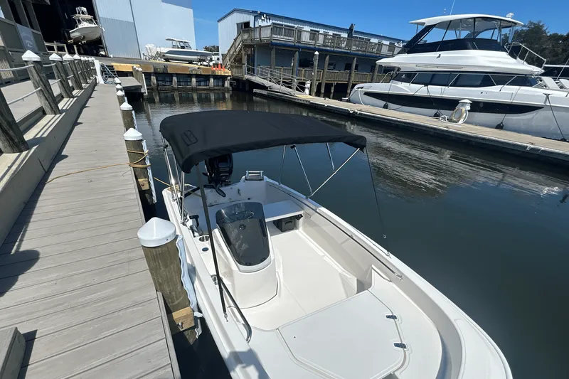 Slide: The Image of Boston Whaler 130 Super Sport 2026 - 18