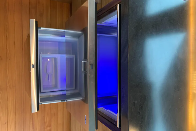 Slide: The Image of Freezer/ice maker - 20