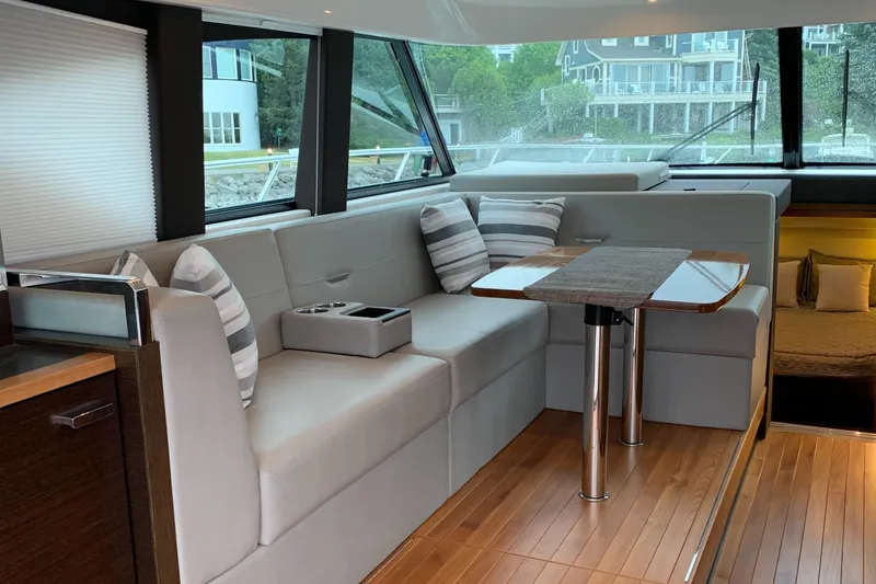 Slide: The Image of Salon - 22