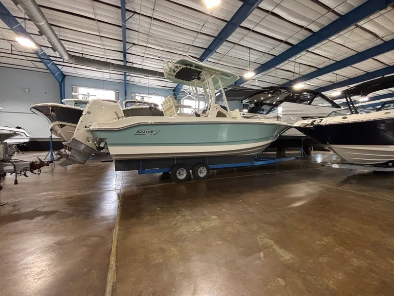 Slide: The Image of Boston Whaler 220 Dauntless 2026 - 21