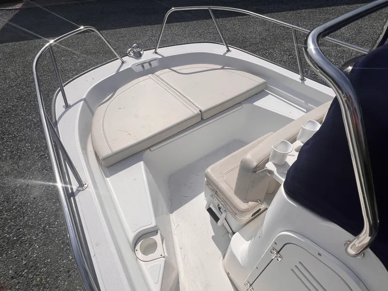 Slide: The Image of Boston Whaler 150 MONTAUK 2019 - 10