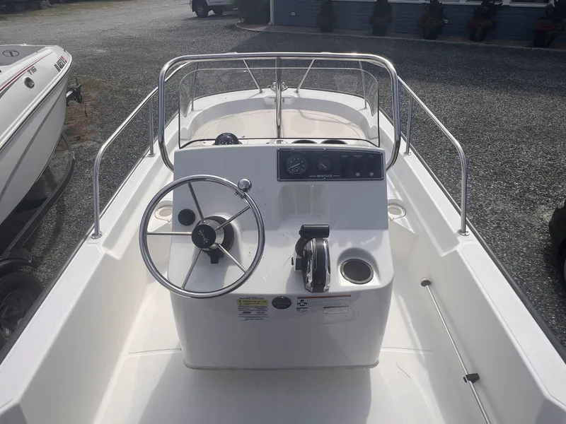 Slide: The Image of Boston Whaler 150 MONTAUK 2019 - 5
