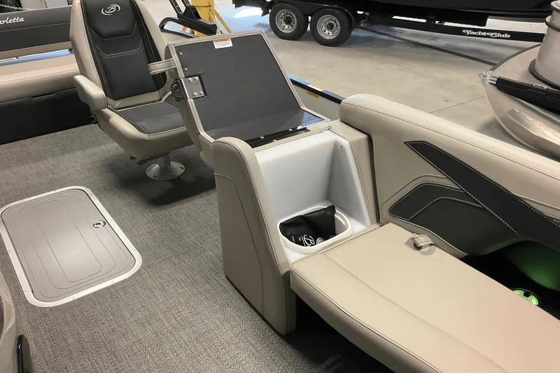 Slide: The Image of Barletta Cabrio 22 UC 2026 - 27