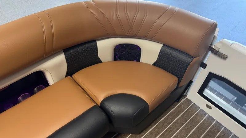 Slide: The Image of Premier 270INTRIGUE 2027 - 85
