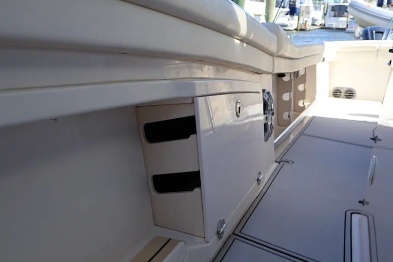 Slide: The Image of Grady-White 456 CANYON 2021 - 60