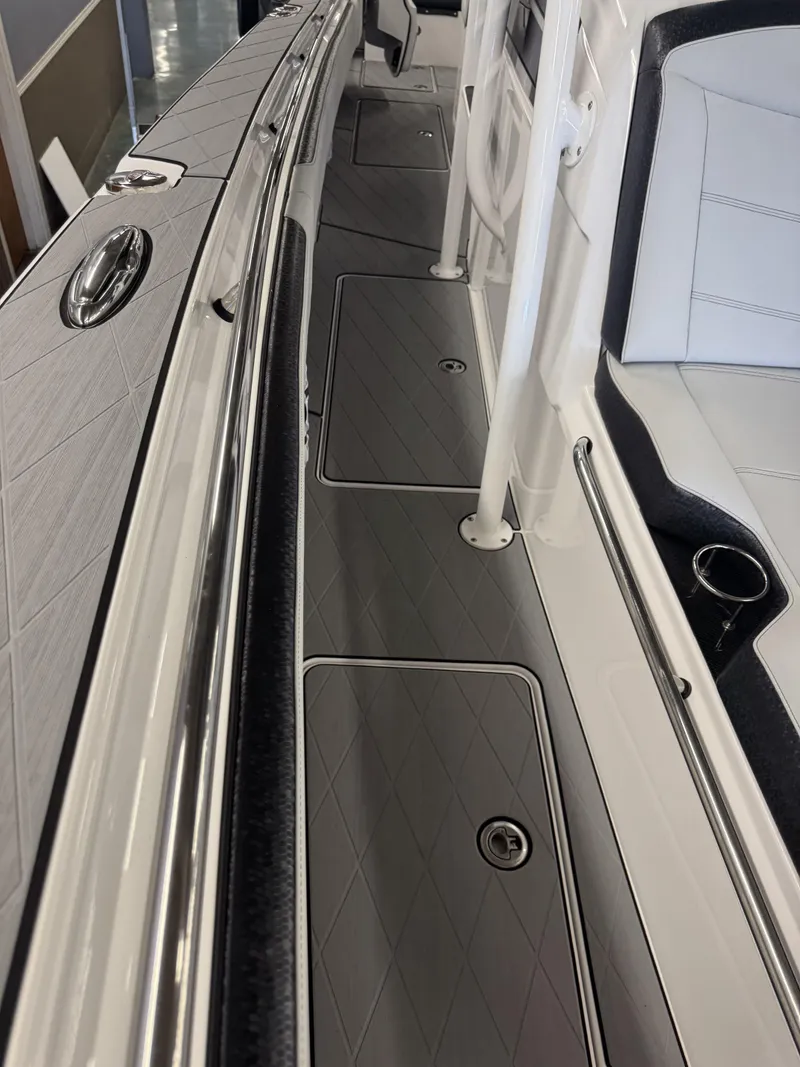 Slide: The Image of Nor-Tech 392 Super Fish 2026 - 14