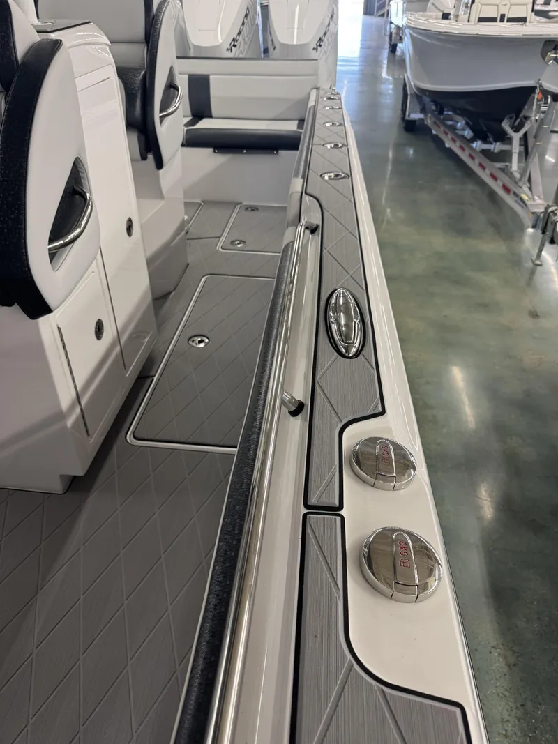 Slide: The Image of Nor-Tech 392 Super Fish 2026 - 19