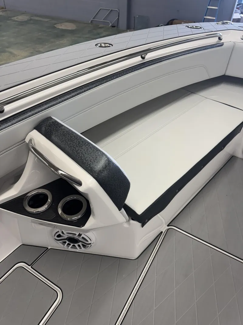 Slide: The Image of Nor-Tech 392 Super Fish 2026 - 21