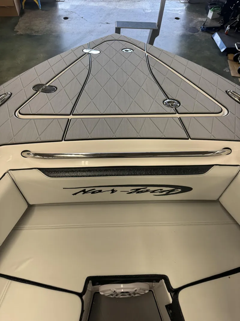 Slide: The Image of Nor-Tech 392 Super Fish 2026 - 24