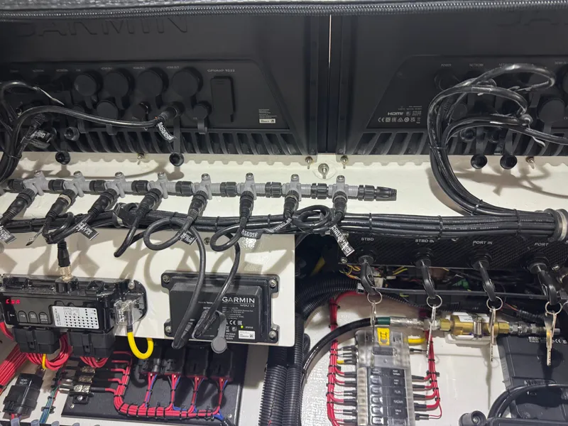 Slide: The Image of Nor-Tech 392 Super Fish 2026 - 25