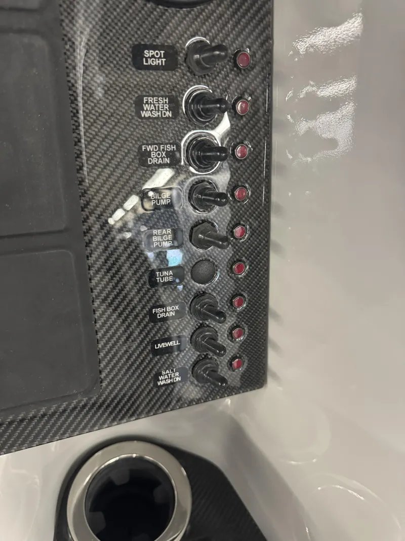 Slide: The Image of Nor-Tech 392 Super Fish 2026 - 27