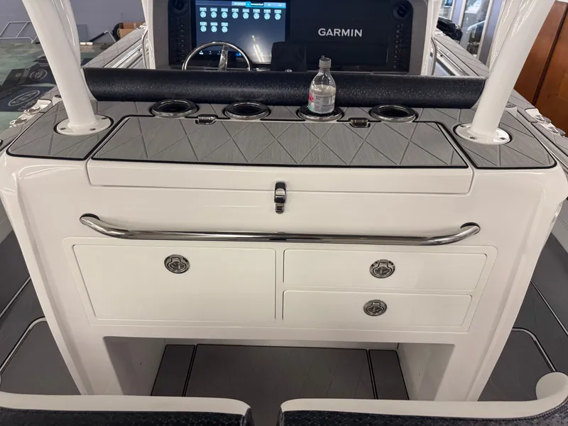 Slide: The Image of Nor-Tech 392 Super Fish 2026 - 32