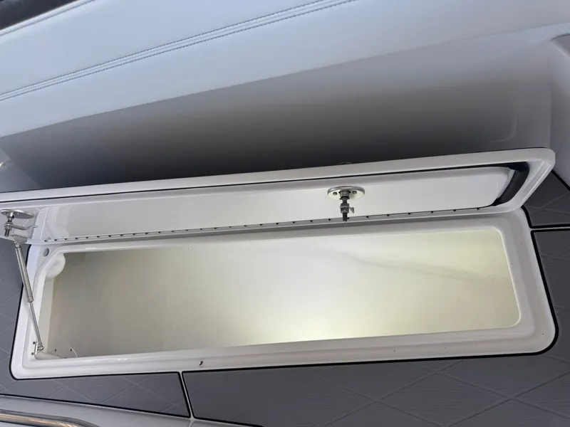 Slide: The Image of Nor-Tech 392 Super Fish 2026 - 34