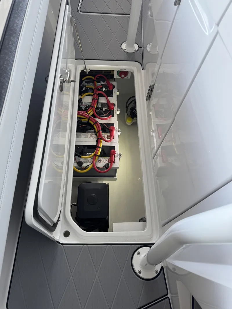 Slide: The Image of Nor-Tech 392 Super Fish 2026 - 37