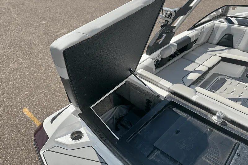 Slide: The Image of Malibu 21 VLX 2018 - 16