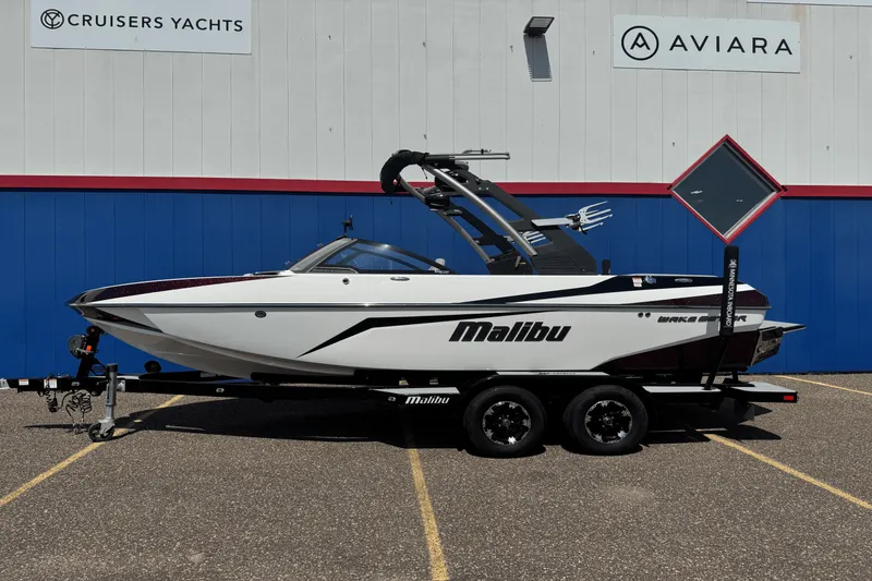 Slide: The Image of Malibu 21 VLX 2018 - 2