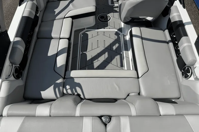 Slide: The Image of Malibu 21 VLX 2018 - 22