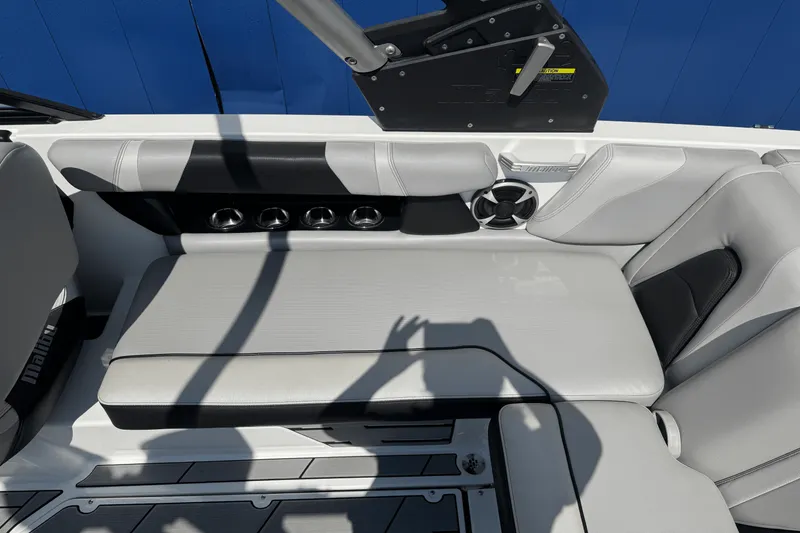 Slide: The Image of Malibu 21 VLX 2018 - 25