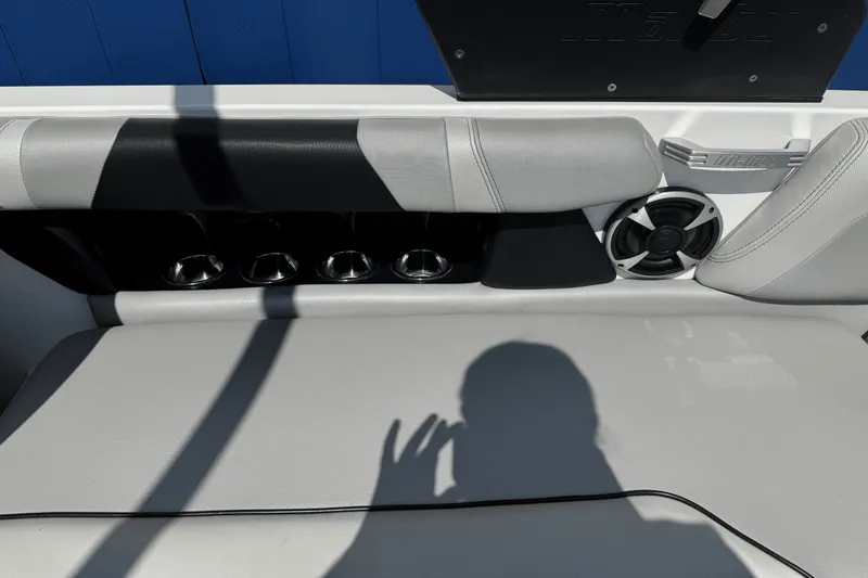 Slide: The Image of Malibu 21 VLX 2018 - 28