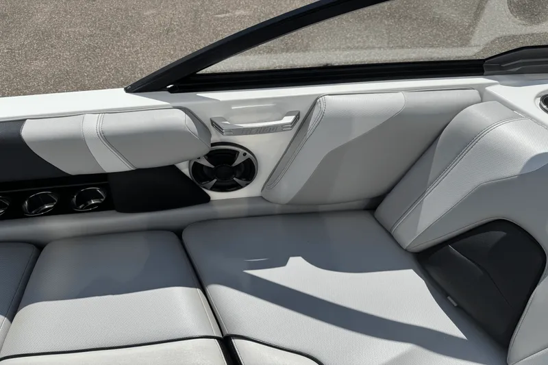 Slide: The Image of Malibu 21 VLX 2018 - 38