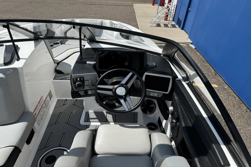 Slide: The Image of Malibu 21 VLX 2018 - 42