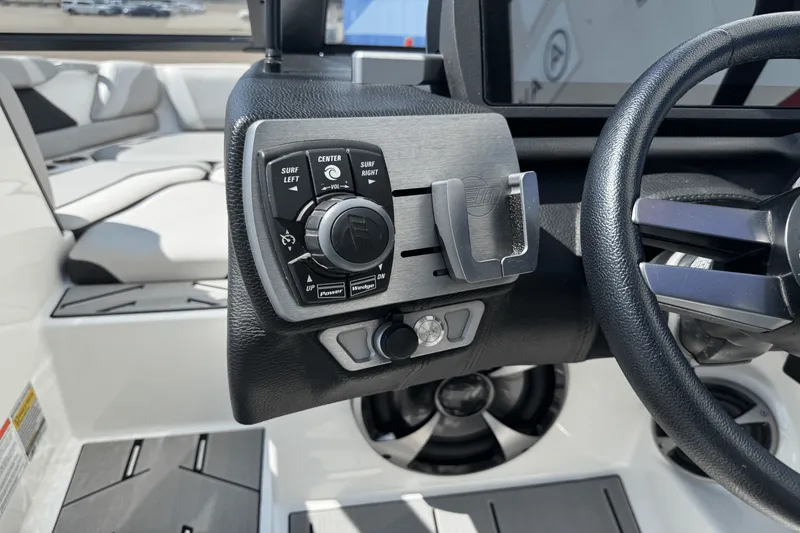 Slide: The Image of Malibu 21 VLX 2018 - 47