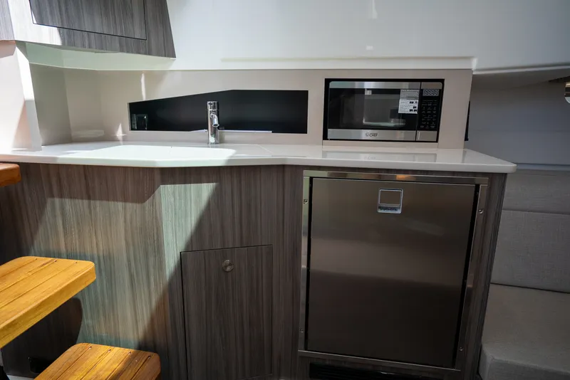 Slide: The Image of Sea Ray Sundancer 370 Outboard 2026 - 18