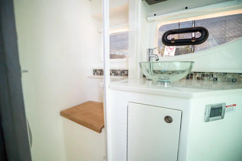 Slide: The Image of Sea Ray Sundancer 370 Outboard 2026 - 25