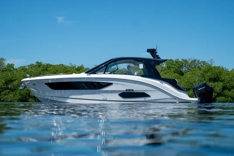 Slide: The Image of Sea Ray Sundancer 370 Outboard 2026 - 34