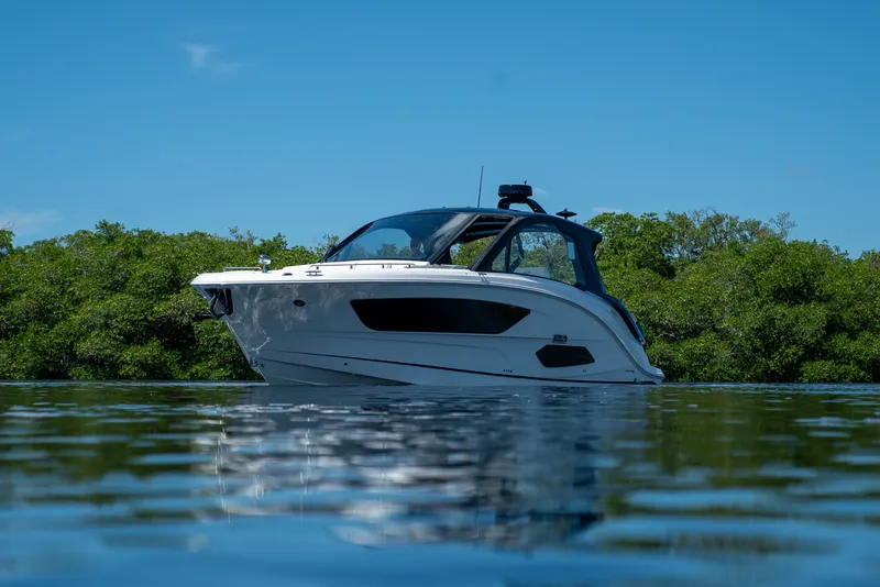 Slide: The Image of Sea Ray Sundancer 370 Outboard 2026 - 36