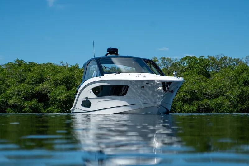 Slide: The Image of Sea Ray Sundancer 370 Outboard 2026 - 38
