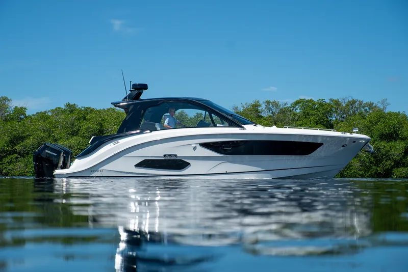 Slide: The Image of Sea Ray Sundancer 370 Outboard 2026 - 41