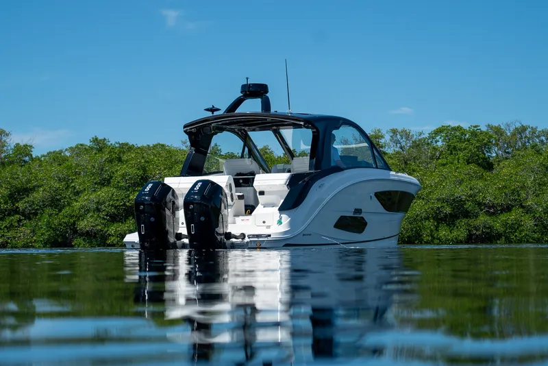 Slide: The Image of Sea Ray Sundancer 370 Outboard 2026 - 44