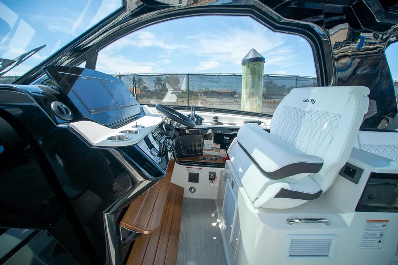 Slide: The Image of Sea Ray Sundancer 370 Outboard 2026 - 8