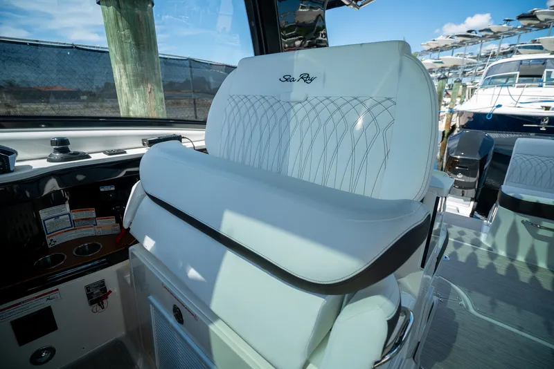 Slide: The Image of Sea Ray Sundancer 370 Outboard 2026 - 9