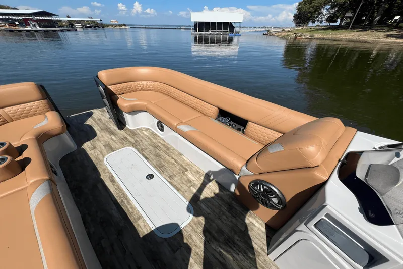 Slide: The Image of Crest 250 CARRIBEAN 2023 - 12