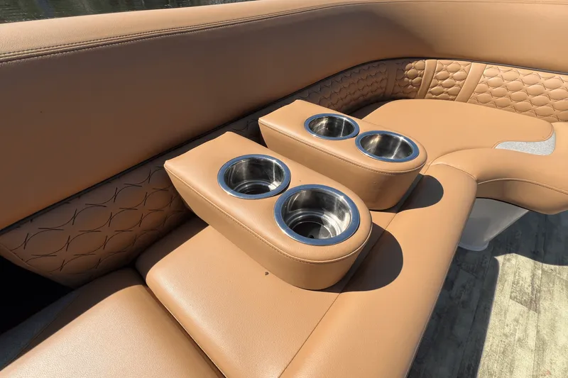 Slide: The Image of Crest 250 CARRIBEAN 2023 - 16