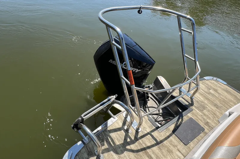 Slide: The Image of Crest 250 CARRIBEAN 2023 - 4