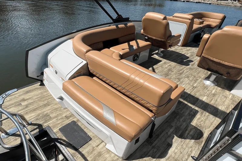 Slide: The Image of Crest 250 CARRIBEAN 2023 - 5